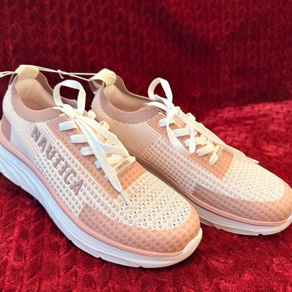Nautica Women’s Blush and White Viburn Knit Sneakers – NWT Size 8.5 - Picture 1 of 8